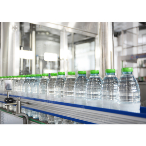 Machine de remplissage de bouteilles d'eau pure à 32 têtes du fabricant  chinois - Sky Machine