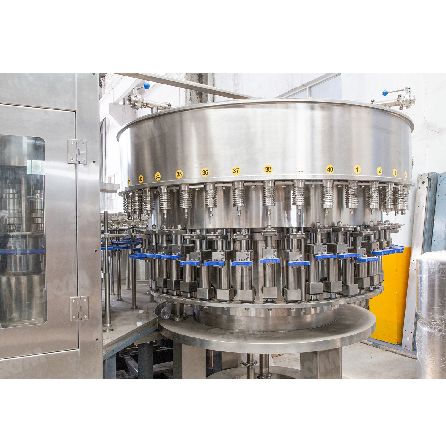Usine de remplissage de bière de bouchons en aluminium de bouteille en  verre 3 en 1 du fabricant chinois - Sky Machine