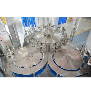 Machine de remplissage de bouteilles d'eau pure à 32 têtes du fabricant  chinois - Sky Machine